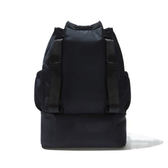 Beyond Yoga convertible gym bag backpack black pristine condition main image 5